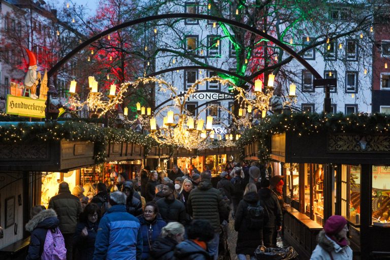 Read more about the article Experience the Magic: 5 Reasons to Visit the Christmas Markets in Europe